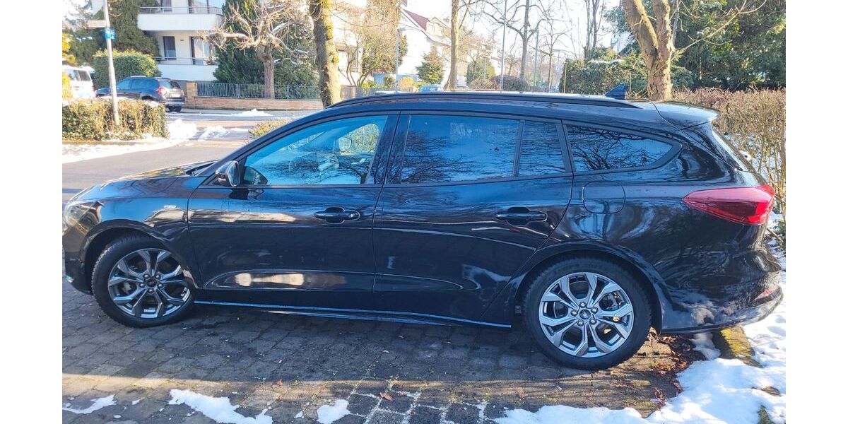 Ford Focus 17.321 km 21.190 &euro; Neu-Isenburg 63263