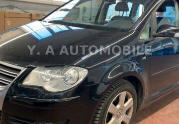VW Touran 224.820 km 5.999 &euro; Frankfurt am Main 65933