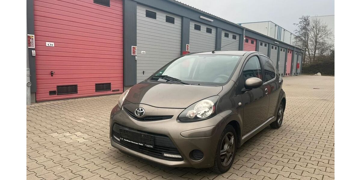 Toyota Aygo (X) 157.000 km 3.699 &euro; Groß Gerau 64521