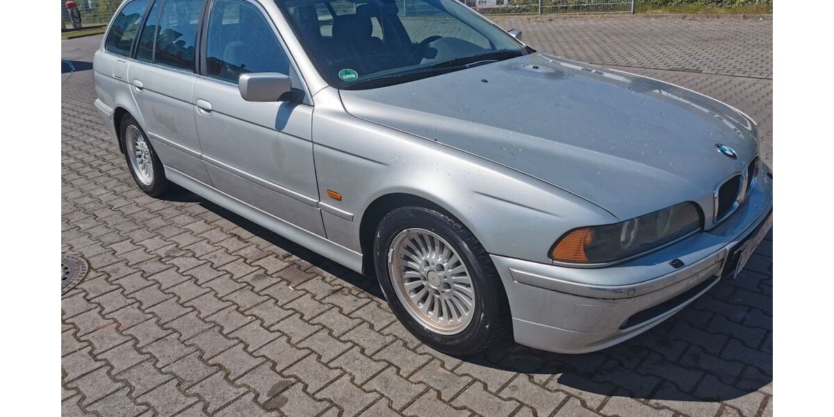 BMW 520 215.000 km 2.200 &euro; Frankfurt am Main 65933