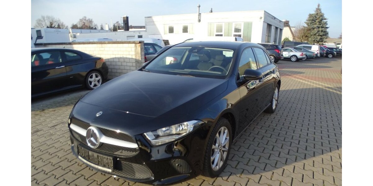 Mercedes-Benz A 250 e Navigation, aktiver Parkassist, AppleCarpl 51.538 km 21.390 &euro; Rodgau 63110