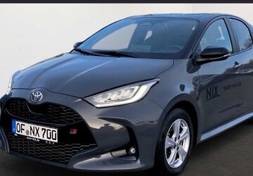 Toyota Yaris 7.458 km 31.990 &euro; Offenbach 63071