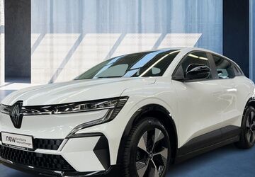 Renault Megane E-TECH 58.544 km 17.310 &euro; Frankfurt / Main 60314