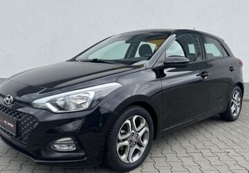 Hyundai i20 14.140 km 10.900 &euro; Ginsheim Gustavsburg 65462