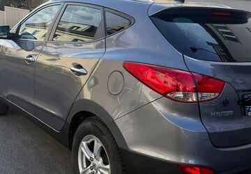 Hyundai ix35 60.800 km 9.400 &euro; Frankfurt am Main 60431