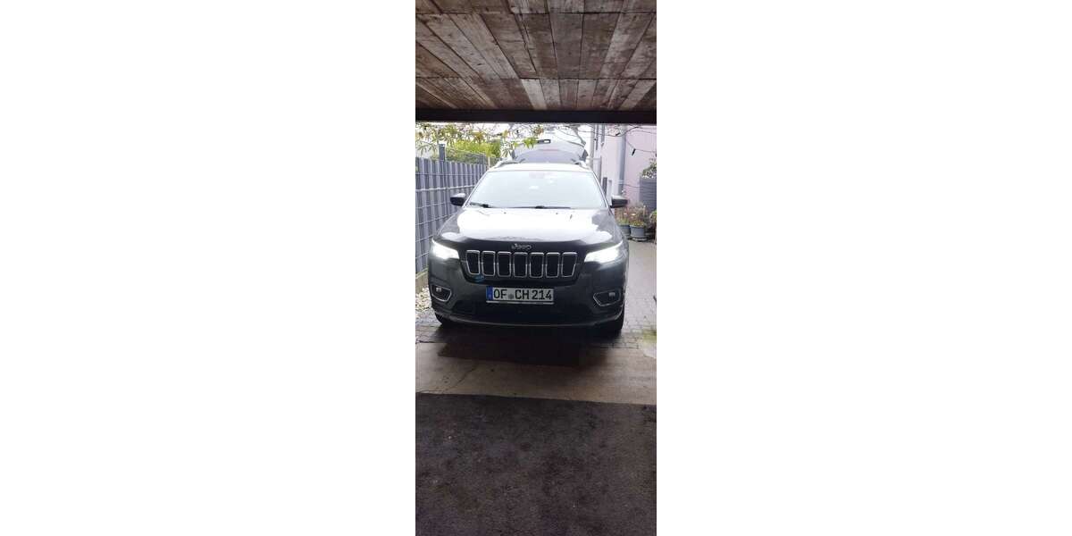 Jeep Cherokee 101.500 km 22.000 &euro; Obertshausen 63179