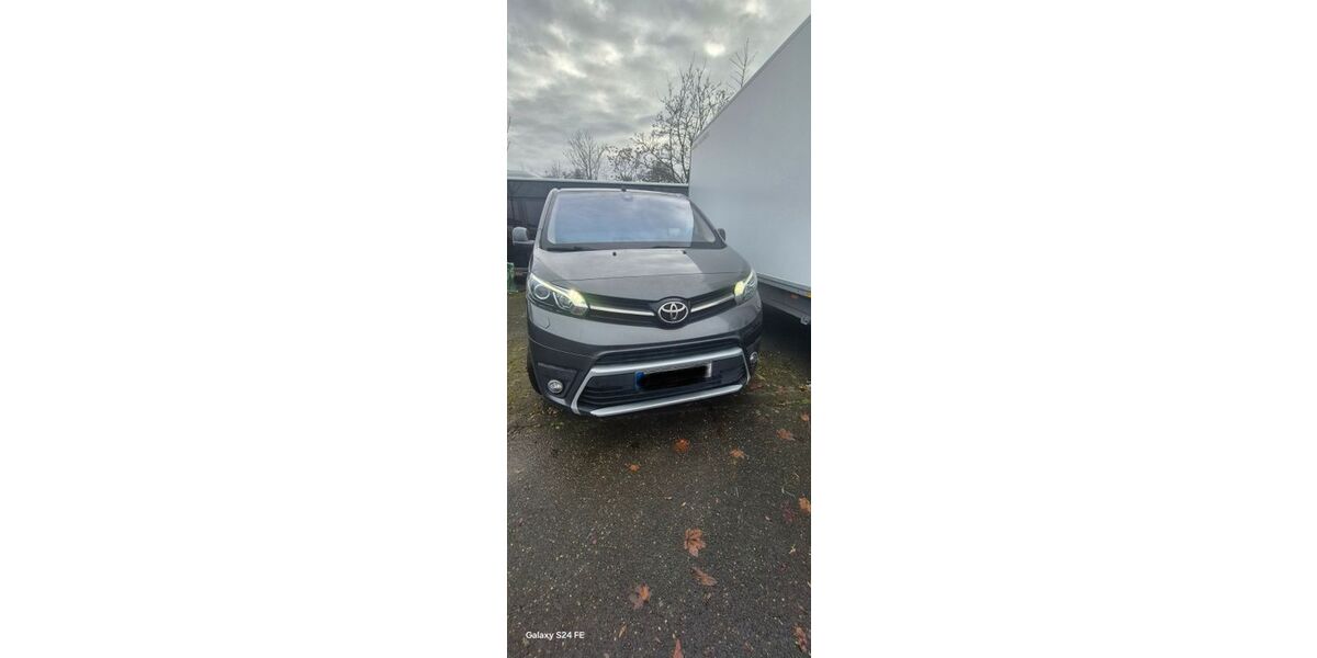 Toyota Proace (Verso) 203.200 km 10.499 &euro; Frankfurt 60325
