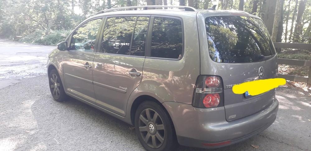 VW Touran 242.000 km 4.950 &euro; Ginsheim-Gustavsburg 65462