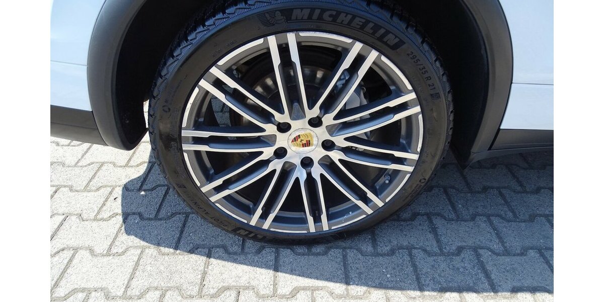 Porsche Cayenne S 4,2l Diesel Pano, Navi, 21 Zoll, Standhe 225.443 km 26.990 &euro; Rodgau 63110