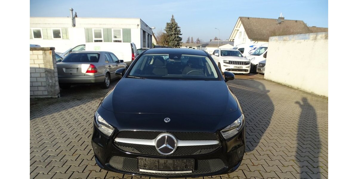 Mercedes-Benz A 250 e Navigation, aktiver Parkassist, AppleCarpl 51.538 km 21.390 &euro; Rodgau 63110