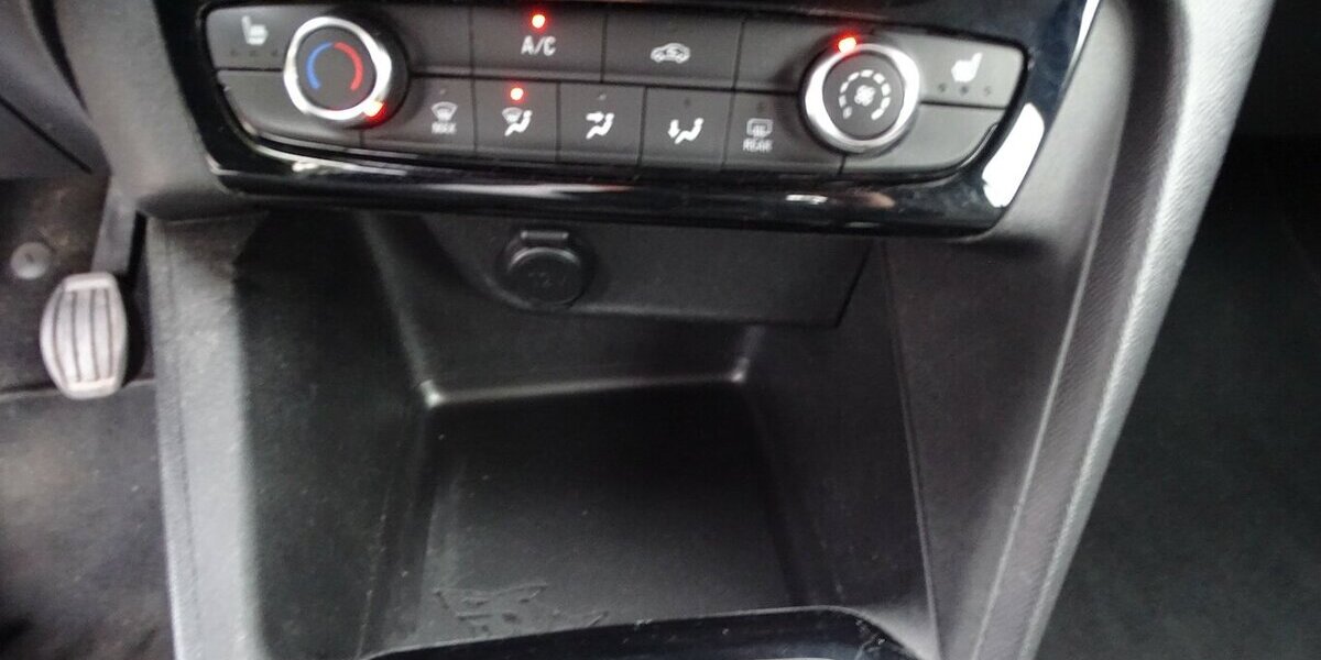 Opel Corsa F 1,2l Edition, Sitzheizung, Lenkradheizung, 56.945 km 10.790 &euro; Rodgau 63110