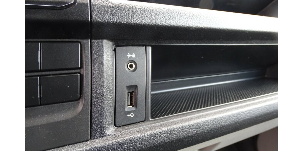 VW T6 Caravelle 2,0l TDI lang DSG, Navi, Klima, AHK, 209.500 km 15.990 &euro; Rodgau 63110