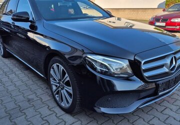 Mercedes-Benz E 400 d T 4M Standheizung, Rückfahrkamera, AHK, Co 200.000 km 17.990 &euro; Rodgau 63110