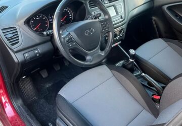 Hyundai i20 86.771 km 7.900 &euro; Darmstadt 64297