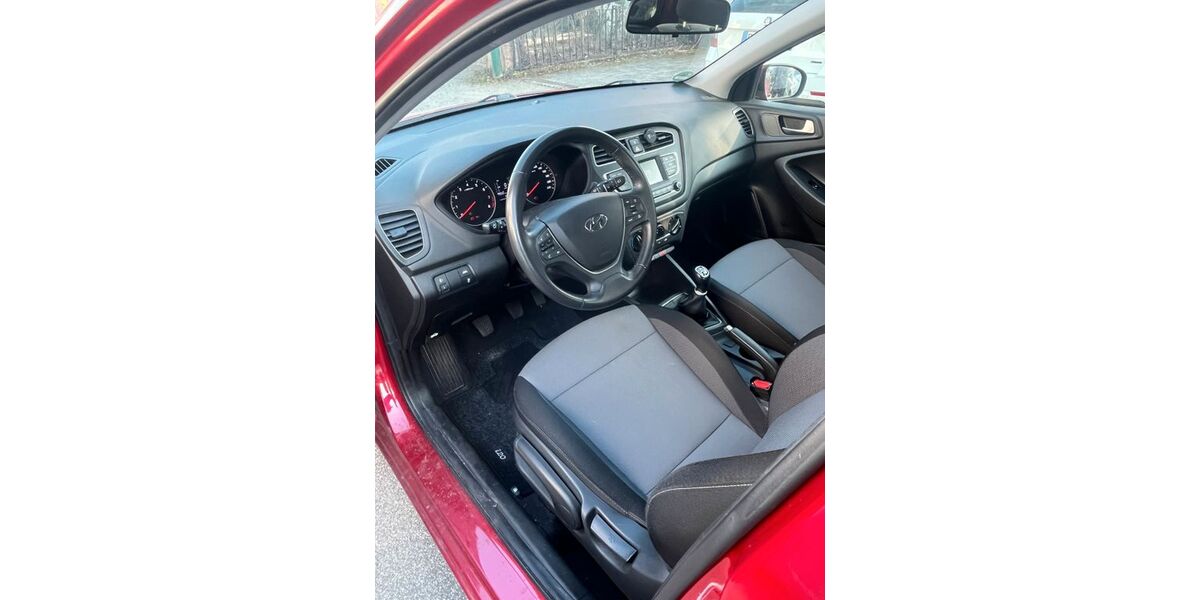 Hyundai i20 86.771 km 7.900 &euro; Darmstadt 64297