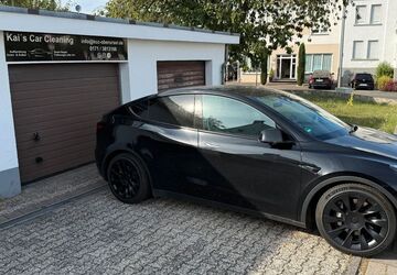 Tesla Model Y 86.000 km 30.400 &euro; Frankfurt 60439