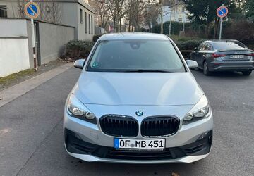 BMW 218 270.000 km 8.900 &euro; Offenbach 63071
