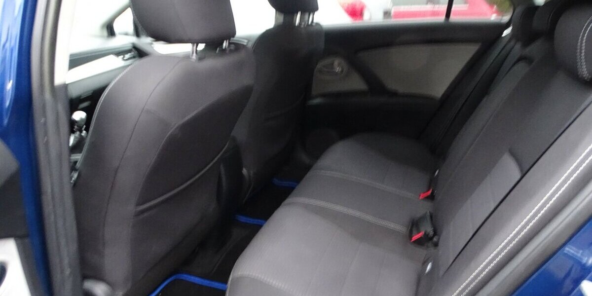 Toyota Avensis 2,0 D Klima, Navi 200.000 km 6.690 &euro; Rodgau 63110