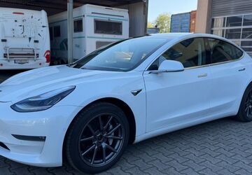 Tesla Model 3 375.000 km 14.990 &euro; Frankfurt am Main 65933