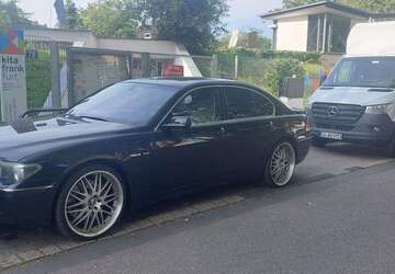 BMW 760 243.000 km 5.300 &euro; frankfurt am Main 60435