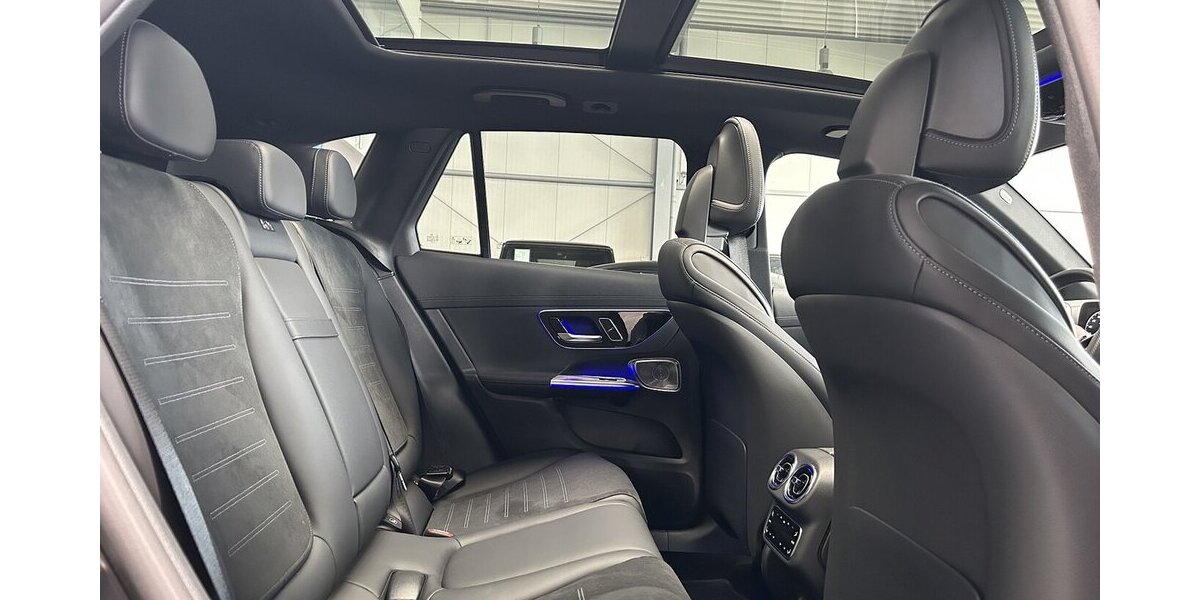 Mercedes-Benz GLC 300 d 4M AMG PREMIUM+ MAGNO- AIRMATIC- PANO! 14.270 km 63.549 &euro; Groß-Umstadt 64823