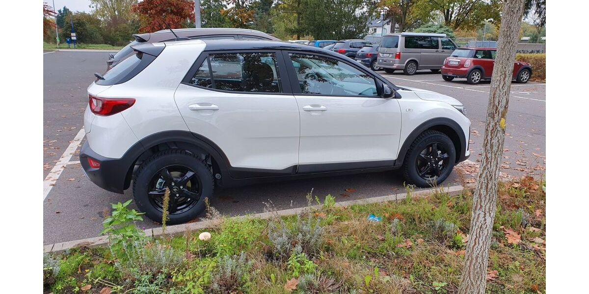 Kia Stonic 46.700 km 14.299 &euro; Rodgau 63110