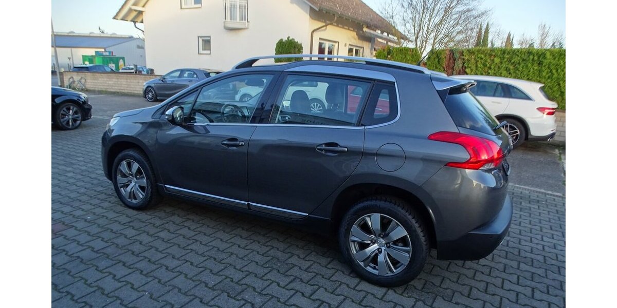 Peugeot 2008 Allure Automatik, Navigation, Parksensoren, 32.718 km 10.990 &euro; Rodgau 63110