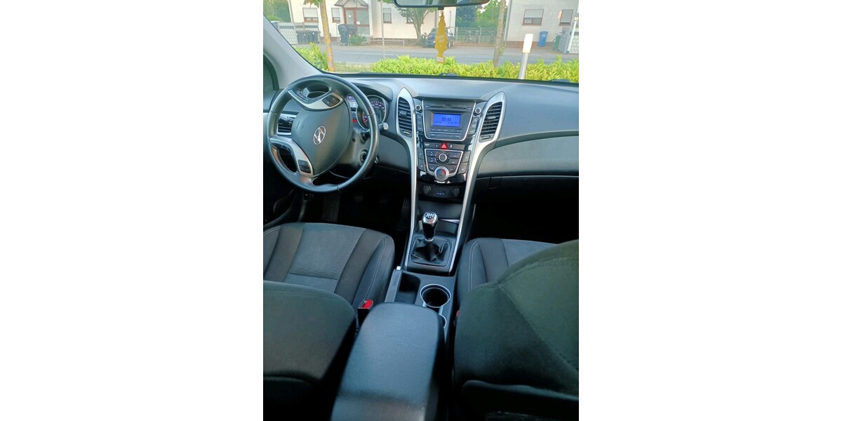 Hyundai i30 81.000 km 6.800 &euro; Griesheim 64347