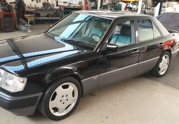 Mercedes-Benz 300 166.000 km 15.900 &euro; Frankfurt 60435