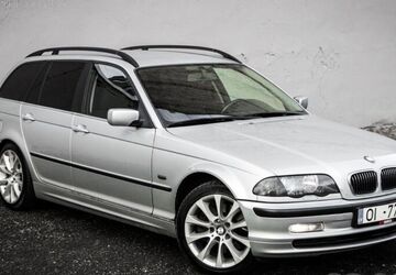 BMW 330 330.000 km 3.000 &euro; Offenbach 63069