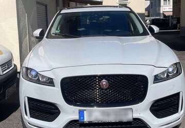 Jaguar F-Pace 180.000 km 14.500 &euro; Frankfurt Am Main 60320