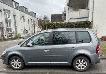 VW Touran 269.000 km 3.600 &euro; Frankfurt am main 60488