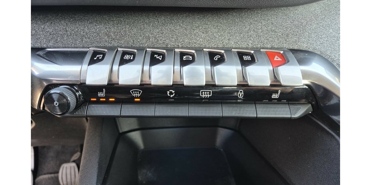 Peugeot 3008 Allure Navigation, Rückfahrkamera, Parktronic 62.052 km 14.890 &euro; Rodgau 63110