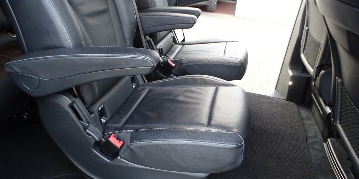 Mercedes-Benz V 300 d 4M lang AVANTGARDE EDITION AMG Line, Stand 61.360 km 59.890 &euro; Rodgau 63110