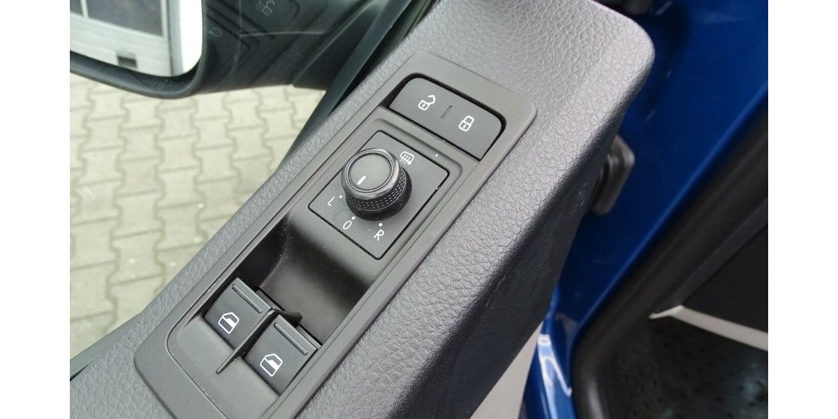 VW T6 Caravelle 2,0l TDI lang DSG, Navi, Klima, AHK, 209.500 km 15.990 &euro; Rodgau 63110