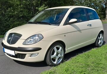 Lancia Ypsilon 158.654 km 2.600 &euro; Bergen-Enkheim 60388