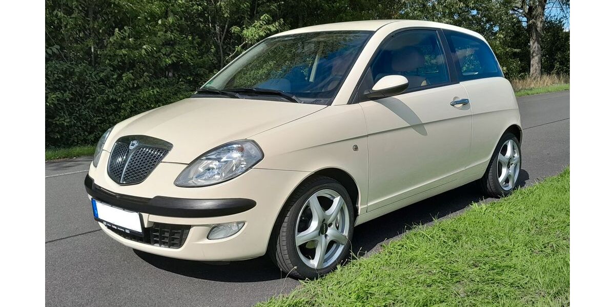 Lancia Ypsilon 158.654 km 2.600 &euro; Bergen-Enkheim 60388