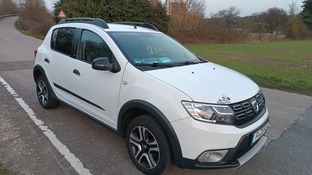Dacia Sandero 115.000 km 6.399 &euro; Frankfurt am Main 60529