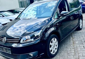 VW Touran 124.000 km 11.489 &euro; Flörsheim 65439