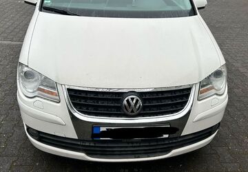 VW Touran 146.000 km 5.500 &euro; Pfungstadt 64319