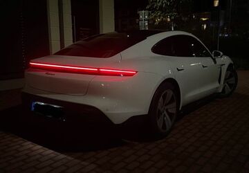 Porsche Taycan 85.000 km 49.980 &euro; Frankfurt 63067