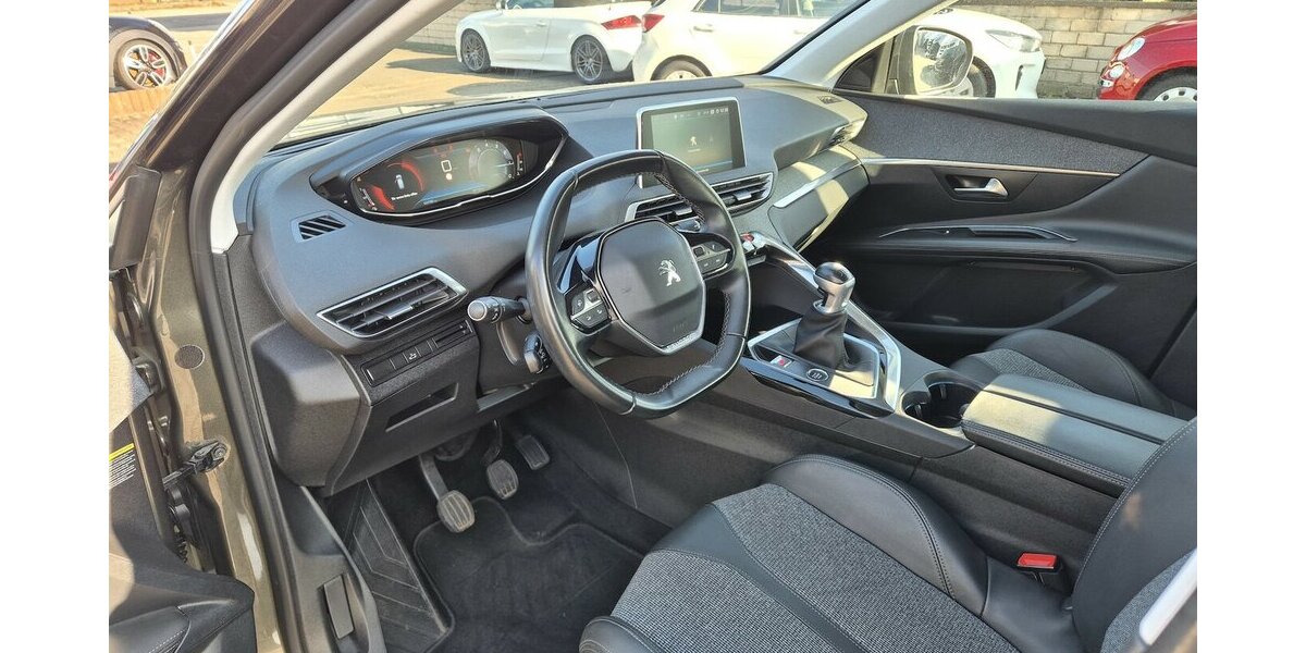 Peugeot 3008 Allure Navigation, Rückfahrkamera, Parktronic 62.052 km 14.890 &euro; Rodgau 63110