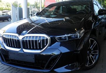 BMW i5 6.325 km 58.450 &euro; Frankfurt am Main 60435