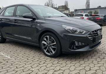 Hyundai i30 75.745 km 15.499 &euro; Frankfurt am Main 65933