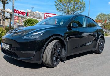 Tesla Model Y 61.000 km 36.900 &euro; Frankfurt 65931