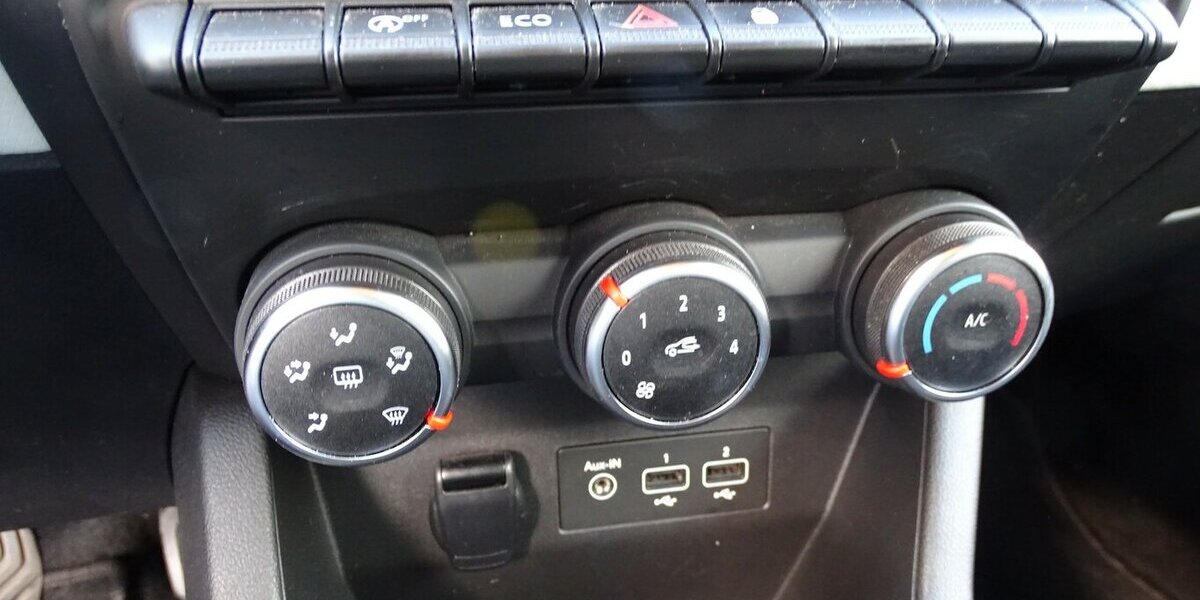 Renault Clio 1,0l Evolution Navi Rückfahrkamera, Einparkhi 31.015 km 12.490 &euro; Rodgau 63110