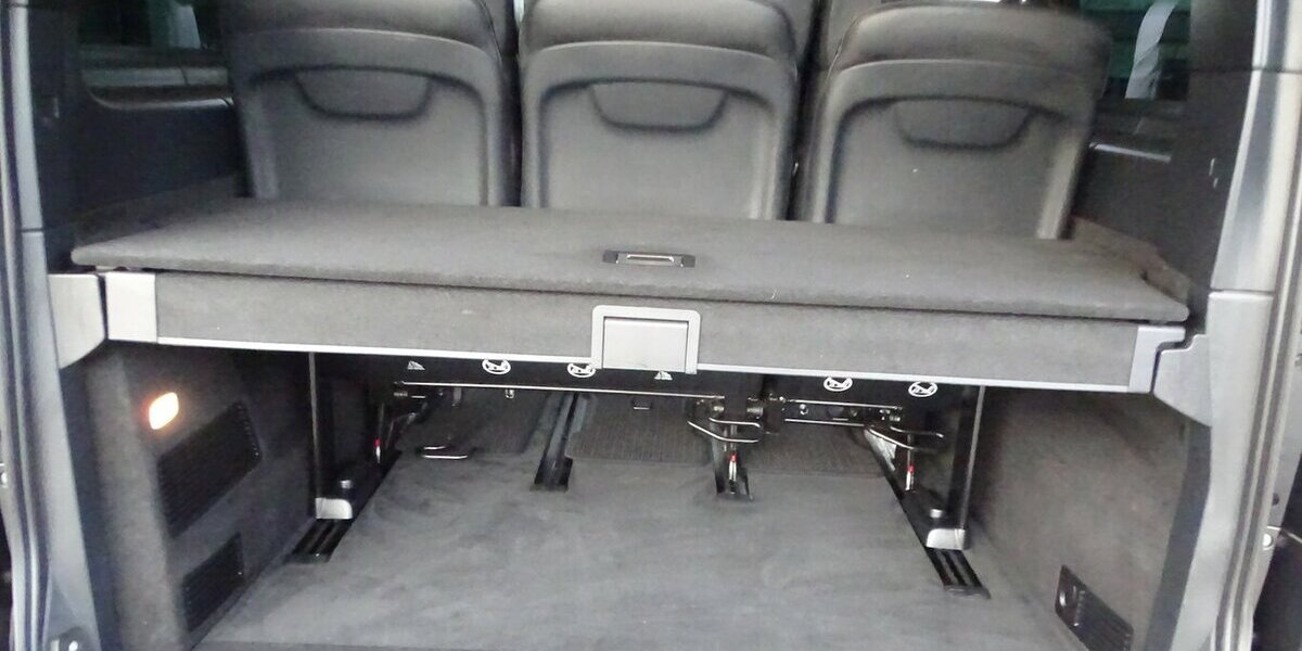 Mercedes-Benz V 300 d 4M lang AVANTGARDE EDITION AMG Line, Stand 61.360 km 59.890 &euro; Rodgau 63110