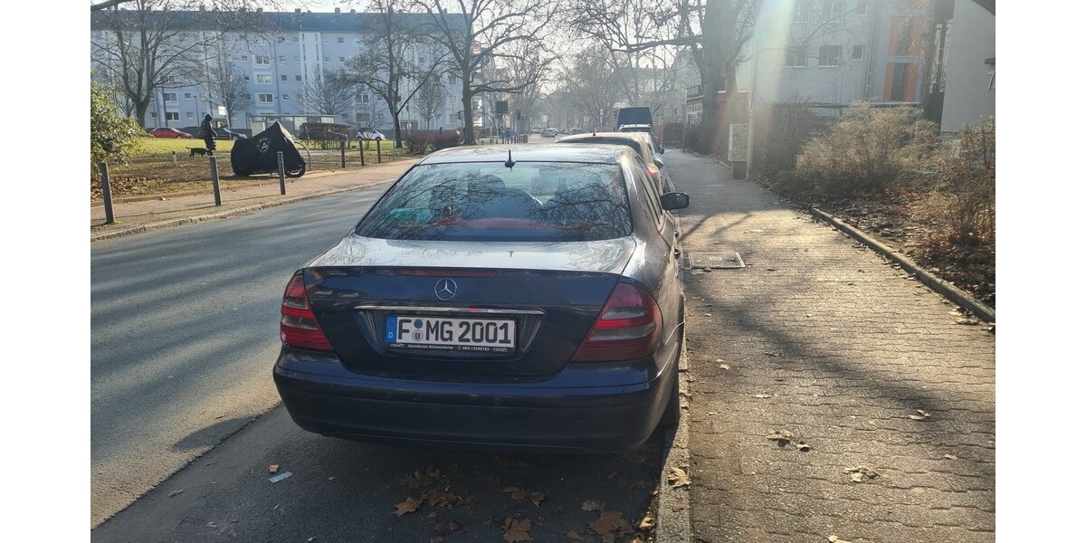 Mercedes-Benz E-Klasse 3.300.000 km 1.750 &euro; Frankfurt am Main 60311