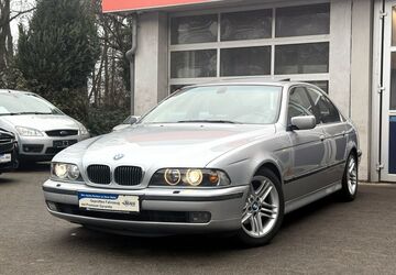 BMW 523 303.000 km 2.950 &euro; Dieburg 64807