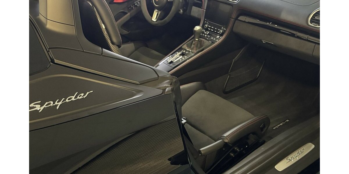 Porsche 718 Boxster Spyder APPROVED/Schalensitze/Chrono 6.800 km 108.000 &euro; Dreieich 63303